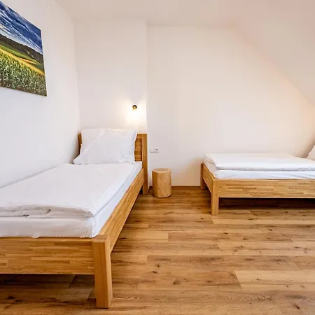 Wellness Zoo Apartmany Lhota Lomnice nad Luznici Exterior photo