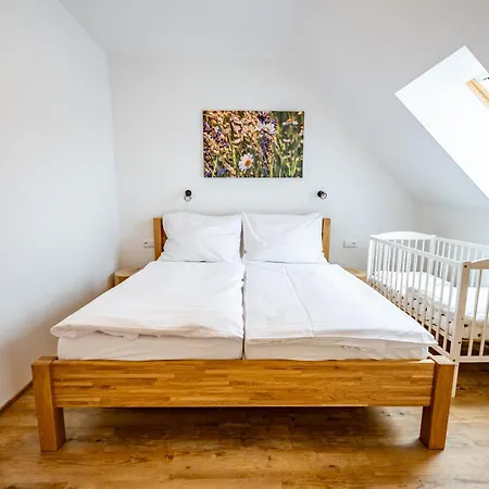 Wellness Zoo Apartmany Lhota Lomnice nad Luznici Exterior photo